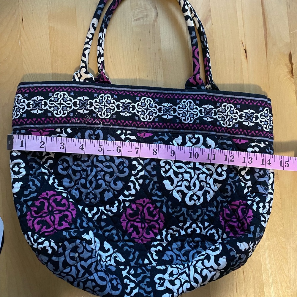 Retired “Canterberry” tote bag. EUC Vera Bradley - Picture 3 of 4